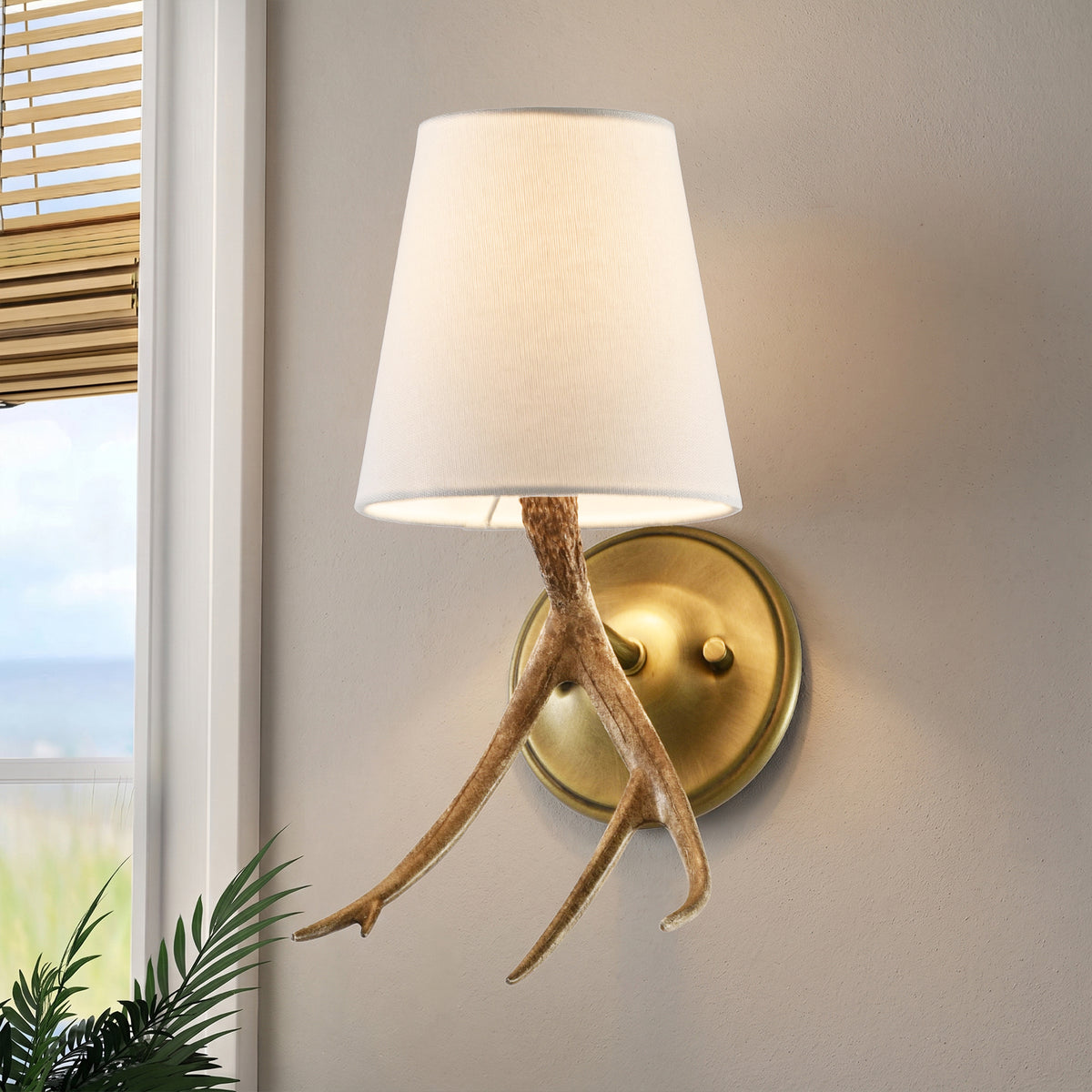 Omar 1-Light Antique Brass Wall Sconce
