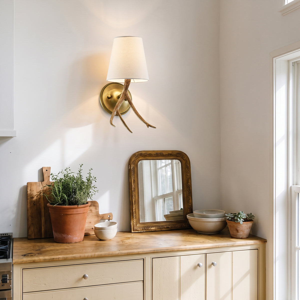 Omar 1-Light Antique Brass Wall Sconce