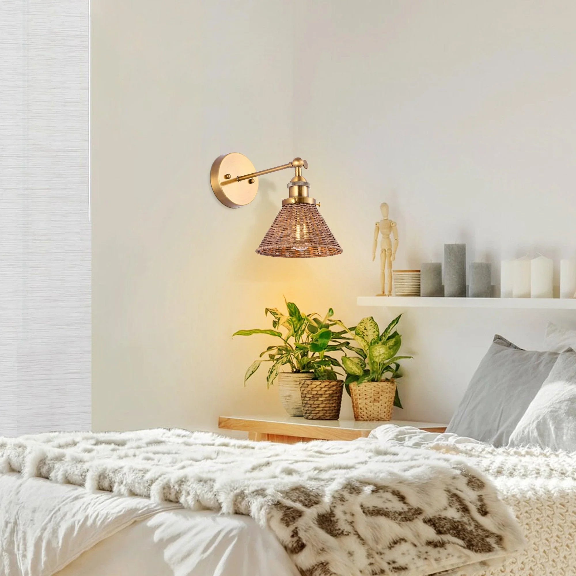 Traditional 1-Light Golden Wall Light - ParrotUncle