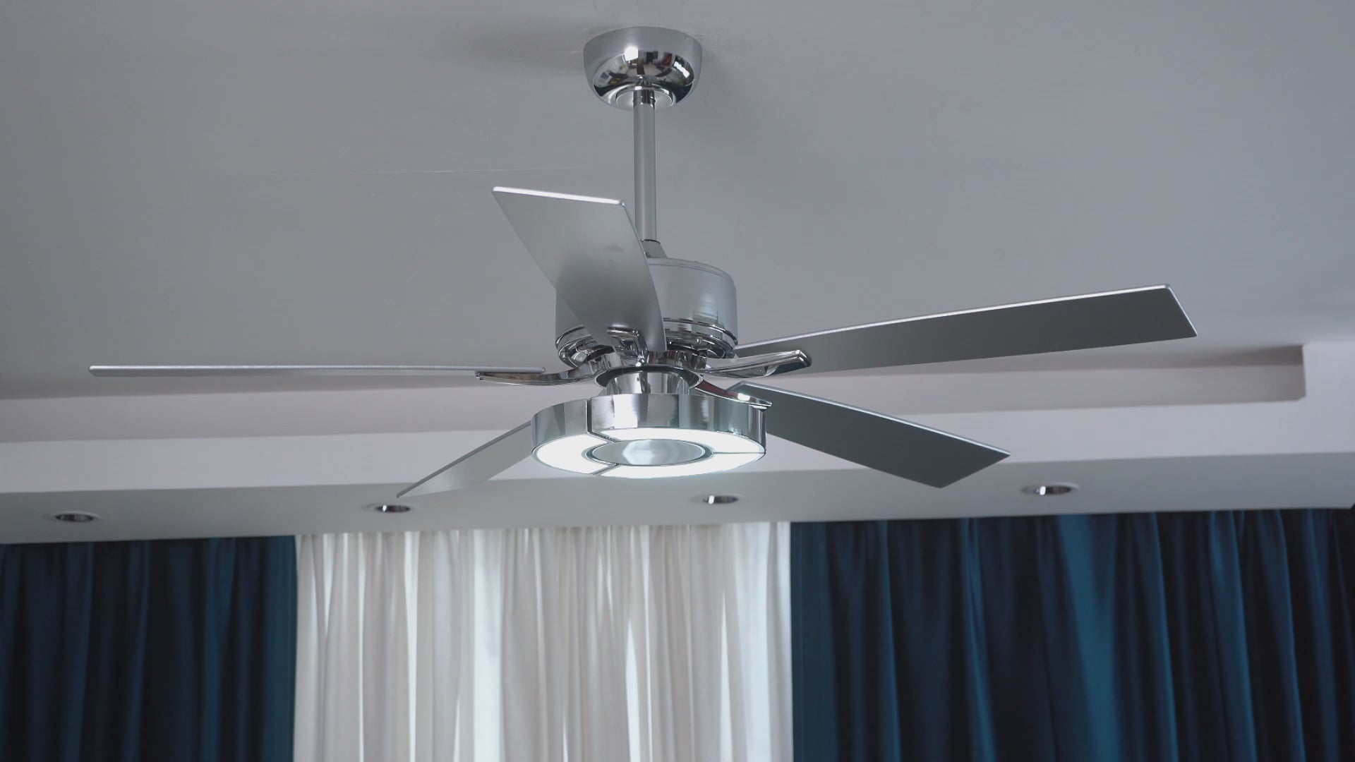 Ventilador de techo reversible Vendome de 52